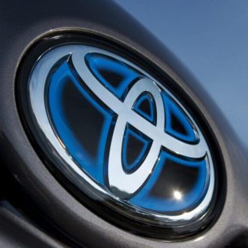 Toyota to Invest $13.5 Billion to Develop Electric Car Batteries